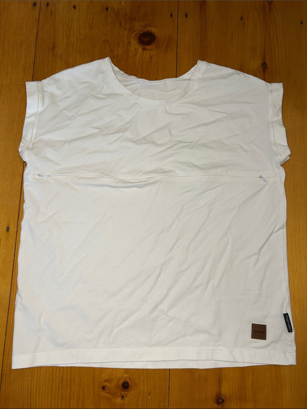 Soft Organic cotton breastfeeding White Short Sleeve Tee with hidden zipper